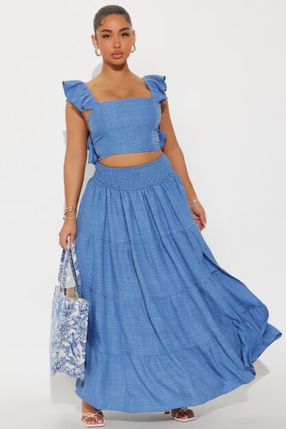 Conjunto de Falda Larga y Top con Volantes