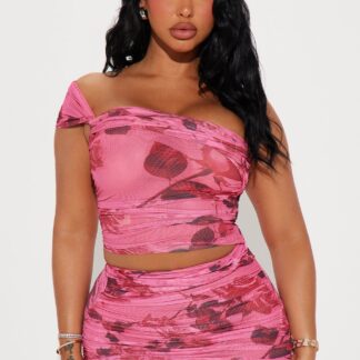Conjunto de Falda de Malla y Top Tubo con Detalles Fruncidos