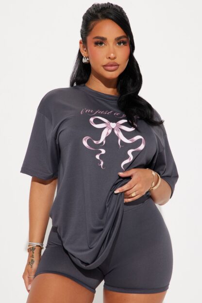 Conjunto Casual de Camiseta Oversize y Biker Shorts - Image 2